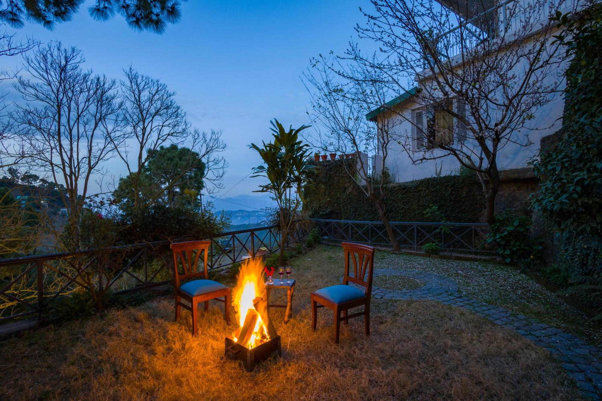 Alaya Stays Mehar Villa - 3 Bhk With Garden & Scenic Views كاساولى المظهر الخارجي الصورة